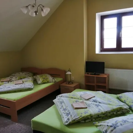 U Kostela Nalzovice